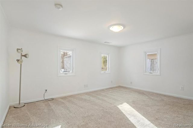 1345 Hendricks Way, Waterford, MI 48328