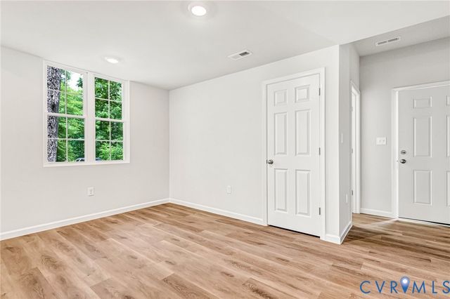 1011 Swan Ln, Ruther Glen, VA 22546