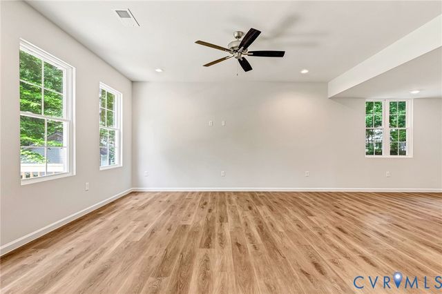 1011 Swan Ln, Ruther Glen, VA 22546