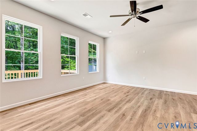 1011 Swan Ln, Ruther Glen, VA 22546