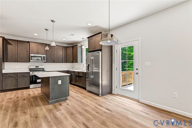 1011 Swan Ln, Ruther Glen, VA 22546