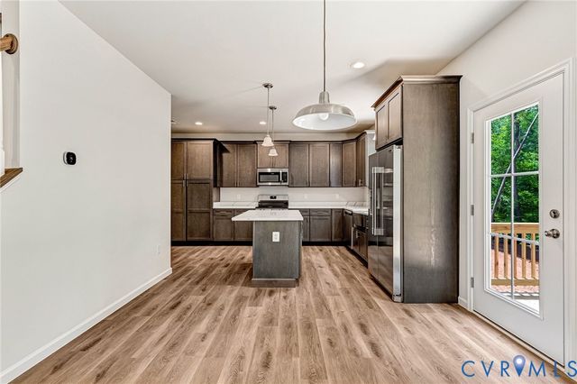 1011 Swan Ln, Ruther Glen, VA 22546