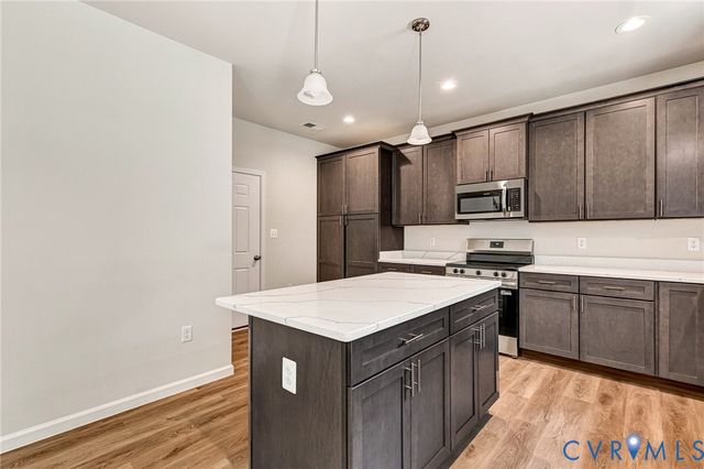 1011 Swan Ln, Ruther Glen, VA 22546