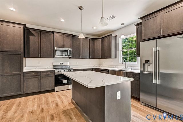 1011 Swan Ln, Ruther Glen, VA 22546