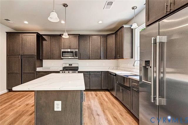 1011 Swan Ln, Ruther Glen, VA 22546