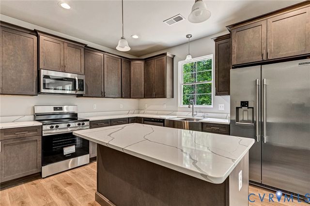 1011 Swan Ln, Ruther Glen, VA 22546
