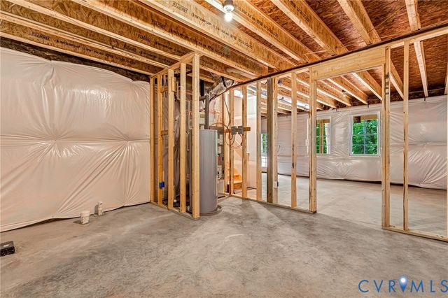 1011 Swan Ln, Ruther Glen, VA 22546