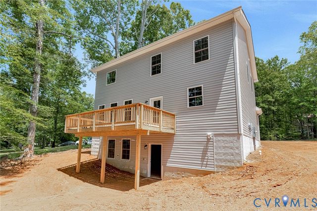 1011 Swan Ln, Ruther Glen, VA 22546