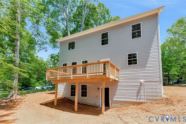 1011 Swan Ln, Ruther Glen, VA 22546