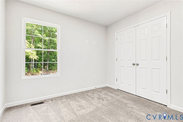 1011 Swan Ln, Ruther Glen, VA 22546