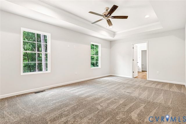 1011 Swan Ln, Ruther Glen, VA 22546