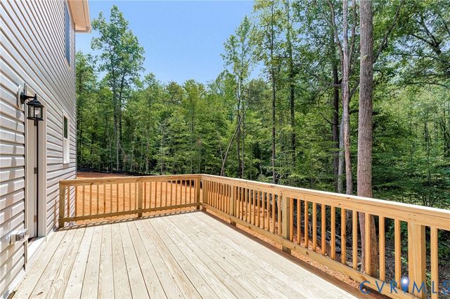 1011 Swan Ln, Ruther Glen, VA 22546