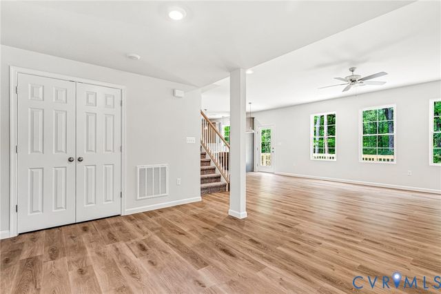 1011 Swan Ln, Ruther Glen, VA 22546