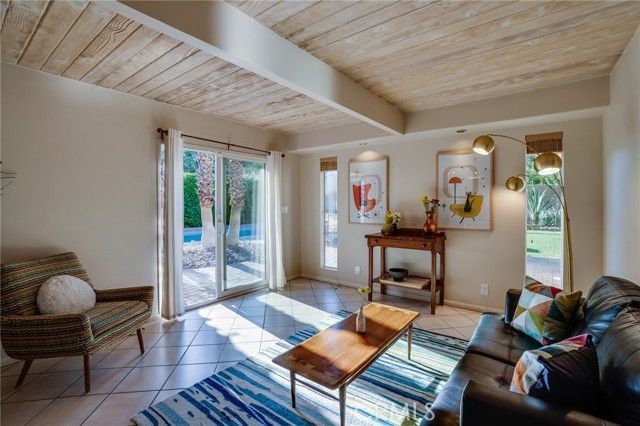 576 E Desert Holly Circle, Palm Springs, CA 92262