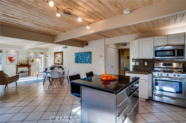 576 E Desert Holly Circle, Palm Springs, CA 92262