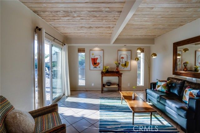 576 E Desert Holly Circle, Palm Springs, CA 92262