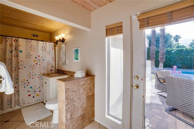 576 E Desert Holly Circle, Palm Springs, CA 92262