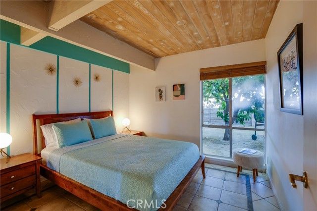 576 E Desert Holly Circle, Palm Springs, CA 92262