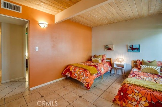 576 E Desert Holly Circle, Palm Springs, CA 92262