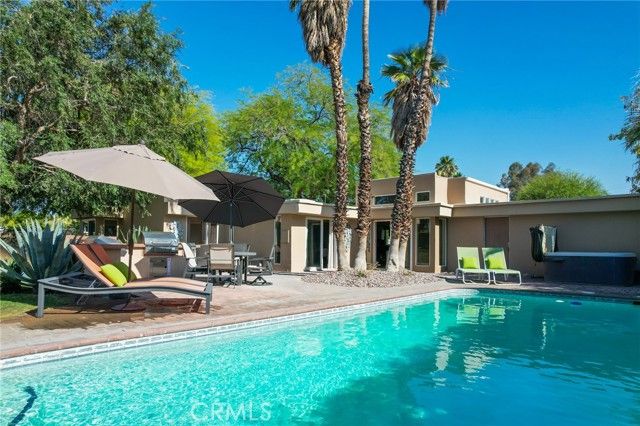 576 E Desert Holly Circle, Palm Springs, CA 92262