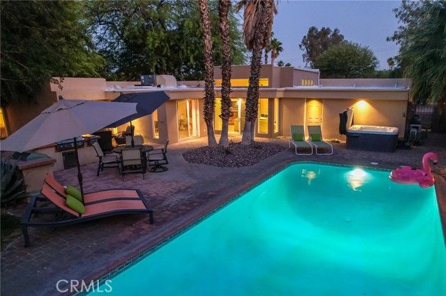 576 E Desert Holly Circle, Palm Springs, CA 92262