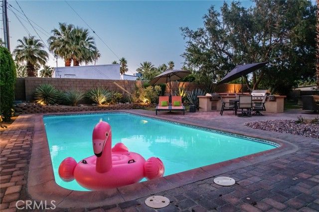 576 E Desert Holly Circle, Palm Springs, CA 92262