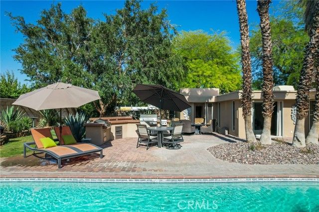 576 E Desert Holly Circle, Palm Springs, CA 92262