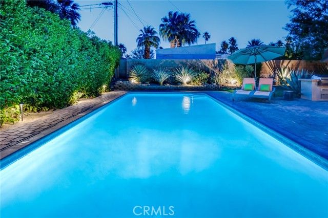576 E Desert Holly Circle, Palm Springs, CA 92262