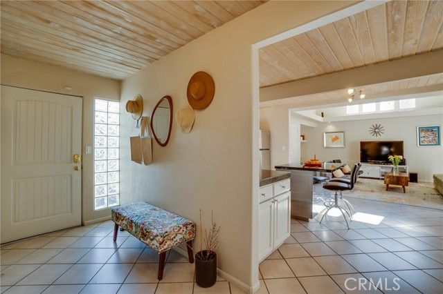 576 E Desert Holly Circle, Palm Springs, CA 92262