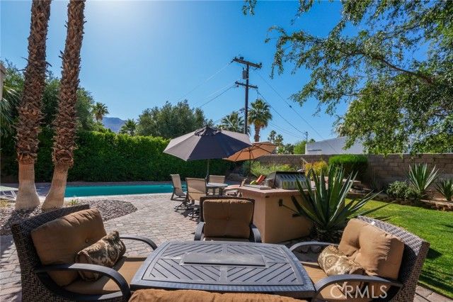 576 E Desert Holly Circle, Palm Springs, CA 92262