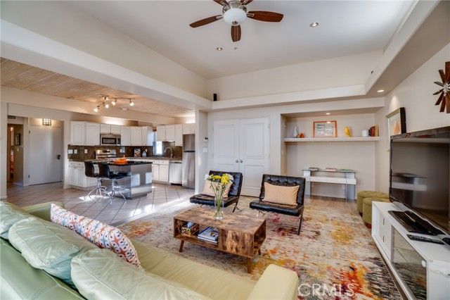 576 E Desert Holly Circle, Palm Springs, CA 92262