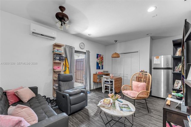 15341 SW 114th Ter, Miami, FL 33196