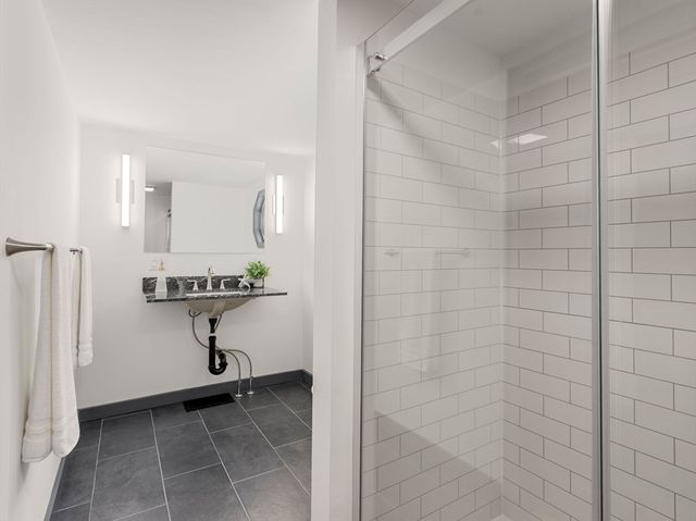 241 Mashapaug Rd, Holland, MA 01521