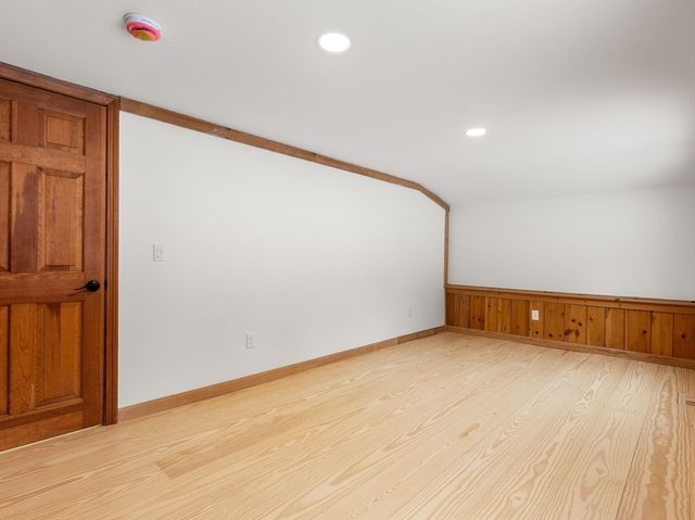 241 Mashapaug Rd, Holland, MA 01521