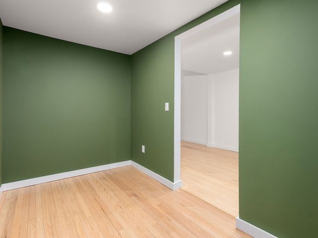 241 Mashapaug Rd, Holland, MA 01521