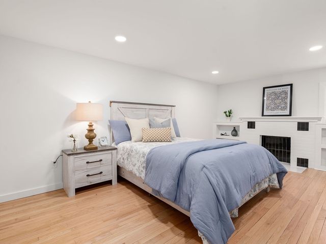 241 Mashapaug Rd, Holland, MA 01521