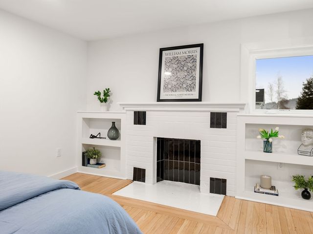 241 Mashapaug Rd, Holland, MA 01521