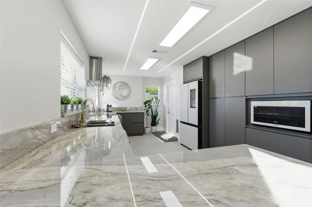 2009 1ST AVENUE E, Bradenton, FL 34208