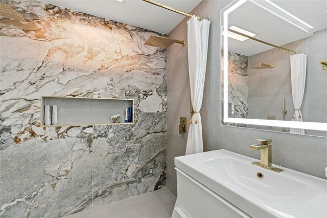 2009 1ST AVENUE E, Bradenton, FL 34208