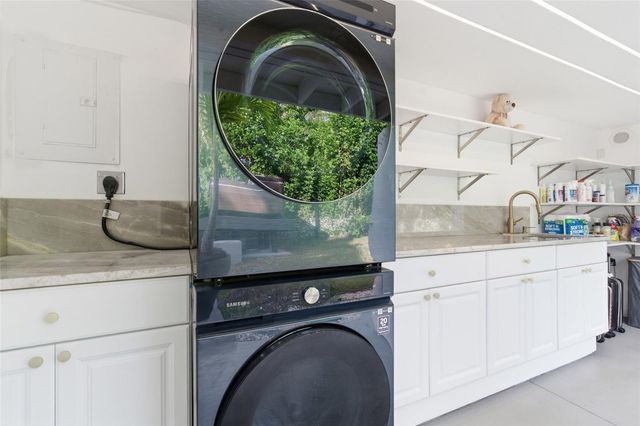 2009 1ST AVENUE E, Bradenton, FL 34208