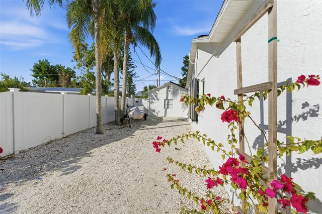 2009 1ST AVENUE E, Bradenton, FL 34208