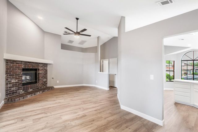 1732 Bridgecreek Dr, Sacramento, CA 95833