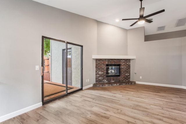 1732 Bridgecreek Dr, Sacramento, CA 95833