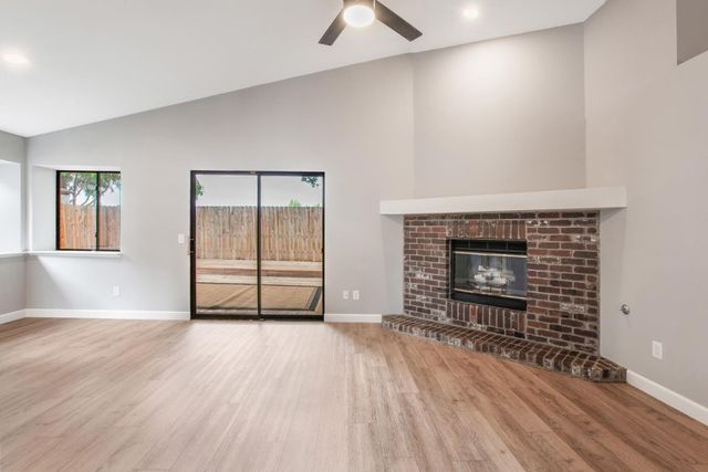 1732 Bridgecreek Dr, Sacramento, CA 95833