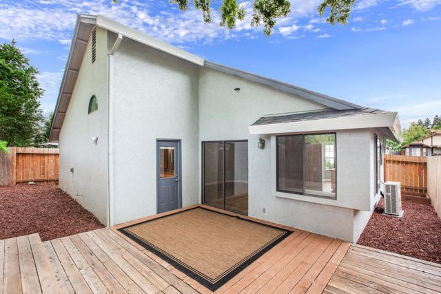 1732 Bridgecreek Dr, Sacramento, CA 95833