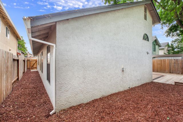 1732 Bridgecreek Dr, Sacramento, CA 95833