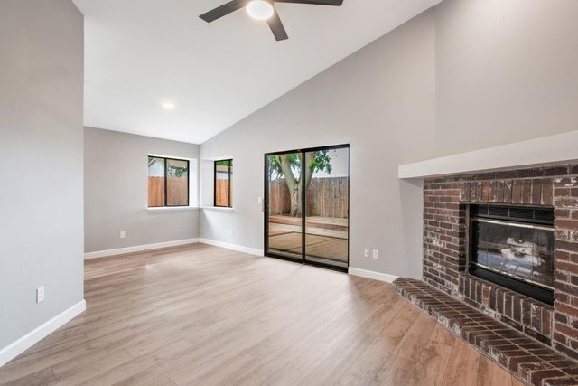 1732 Bridgecreek Dr, Sacramento, CA 95833