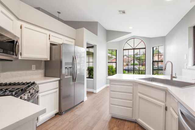 1732 Bridgecreek Dr, Sacramento, CA 95833