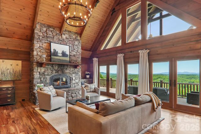 1072 Corsica Lane, Saluda, NC 28773