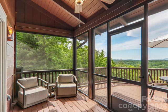 1072 Corsica Lane, Saluda, NC 28773